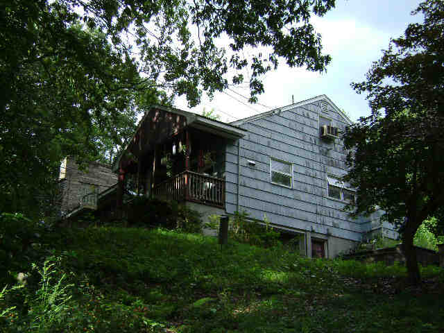 Building photograph for 295 NONNEWAUG RD